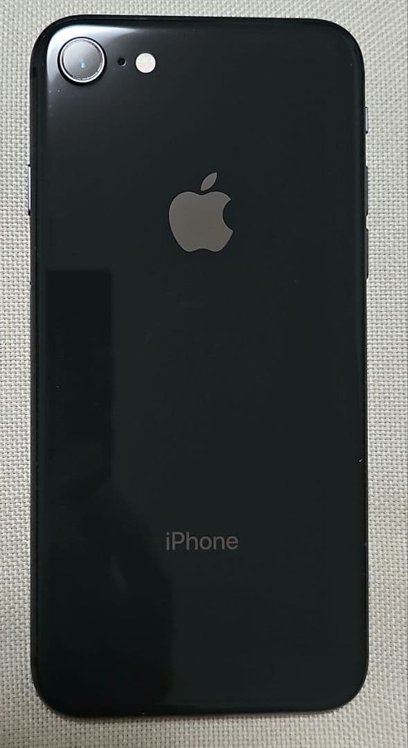 iPhone 8 64GB　本体