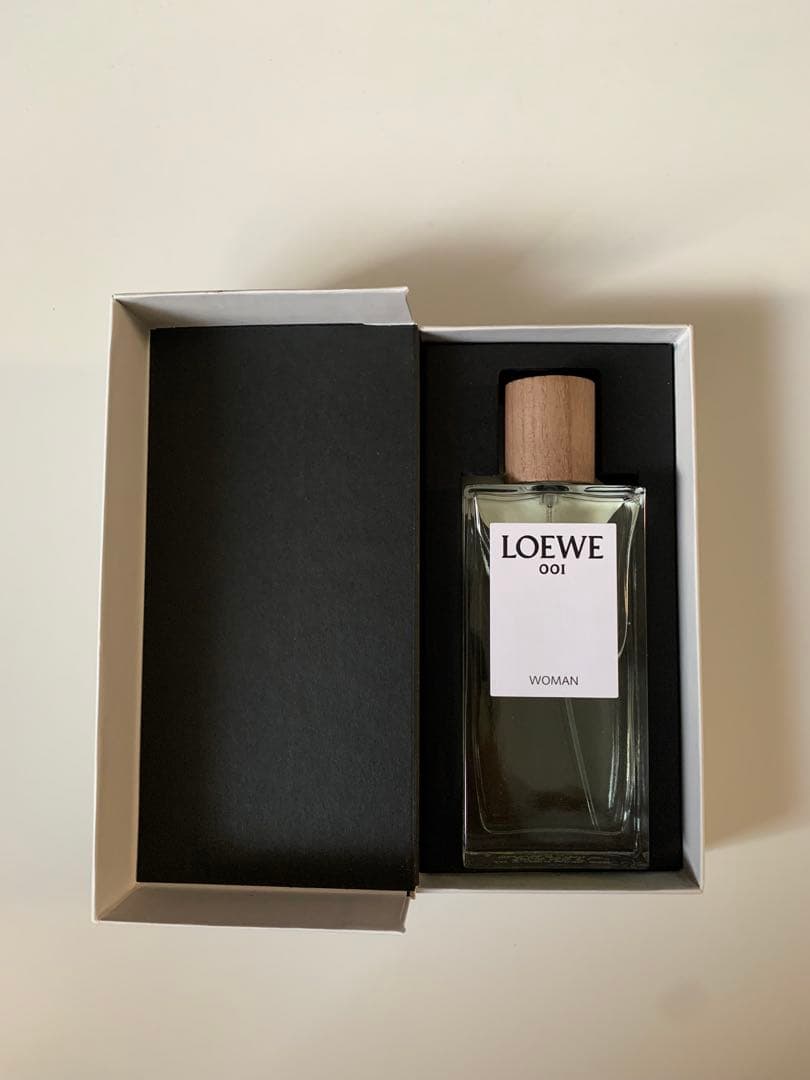 【新品未使用プレゼント包装】 LOEWE ロエベ 001 Woman 100ml