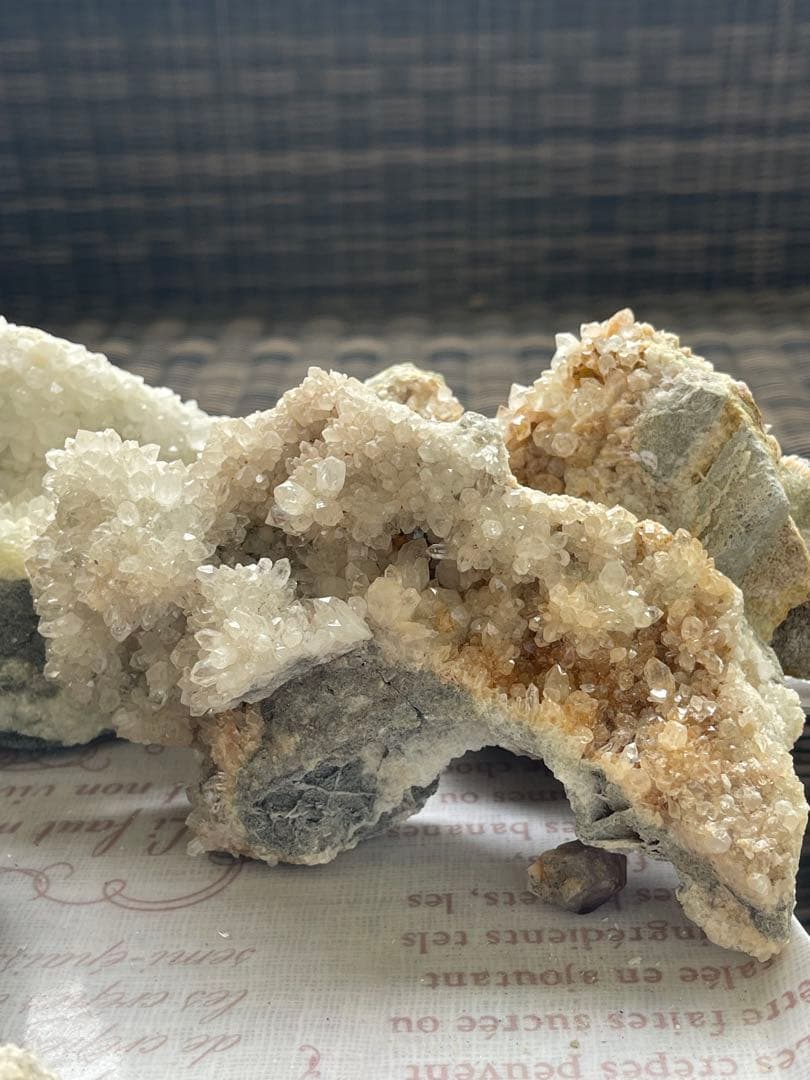 ベトナム・バクカン産 天然水晶結晶クラスター 9点セット 総重量約4kg