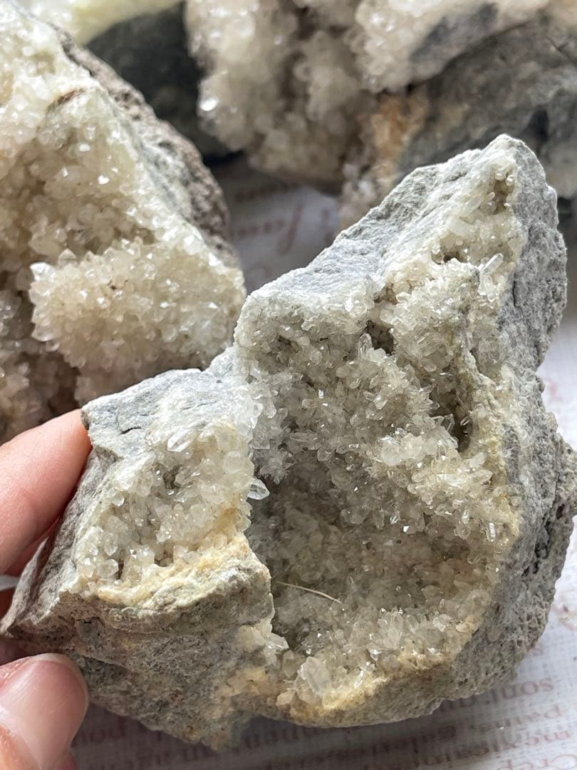 ベトナム・バクカン産 天然水晶結晶クラスター 9点セット 総重量約4kg