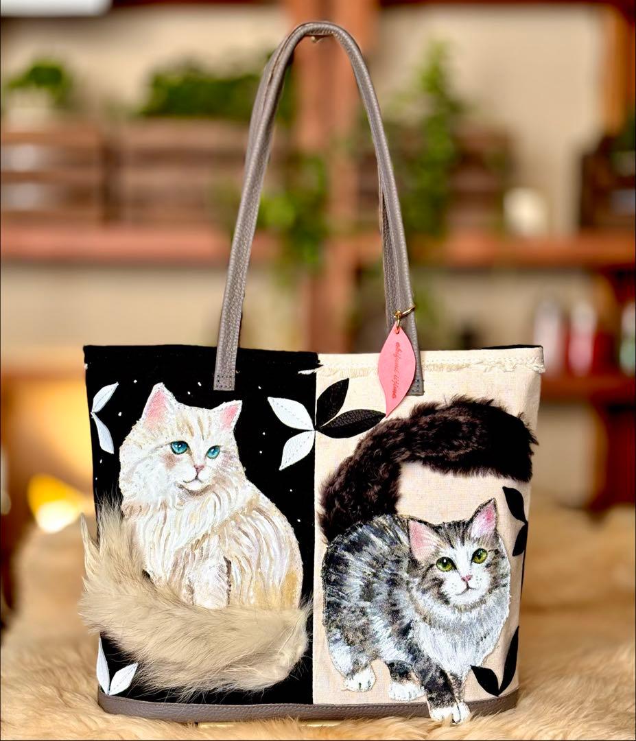 みつばち様ご予約\"クロとシロのコントラスト\"猫のトートバッグアップリケ