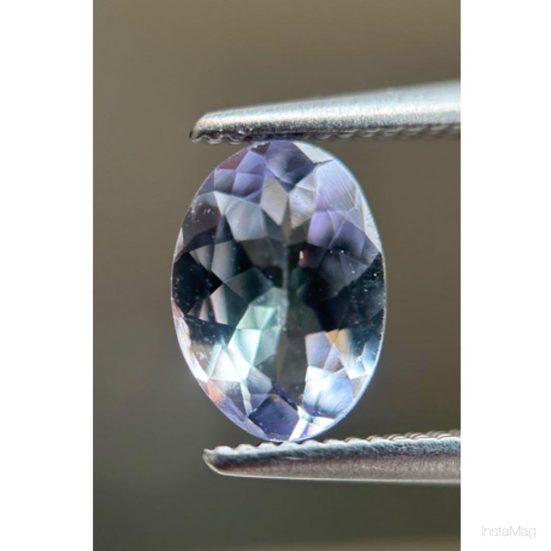 (M0306-2)『7x5mm非加熱』バイカラーゾイサイト　0.605ct