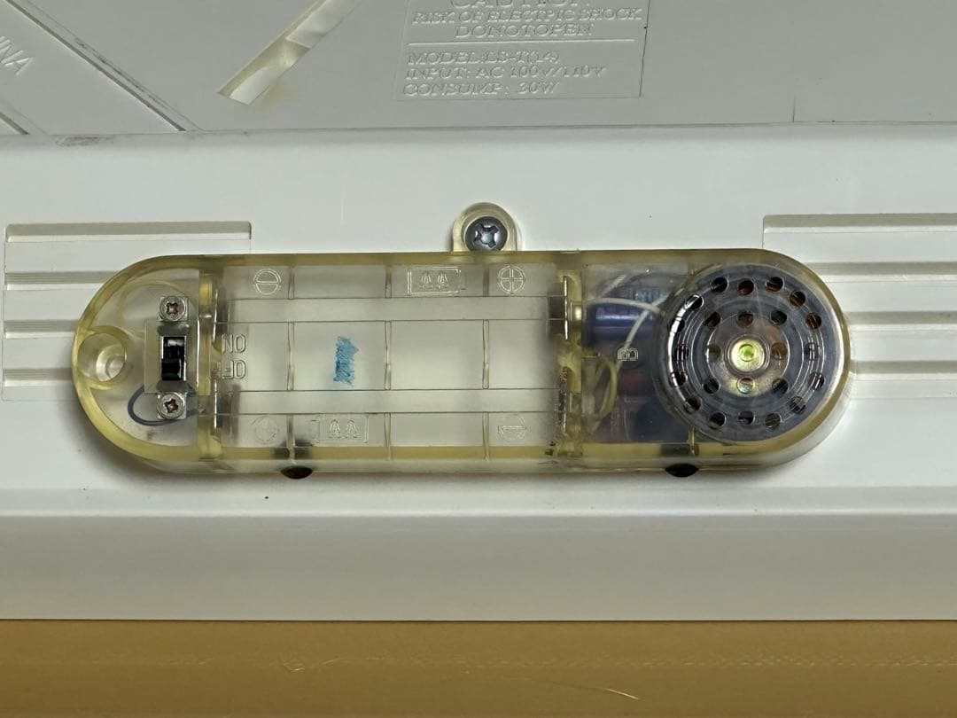 100v 壁掛けインテリア　アート　飾り