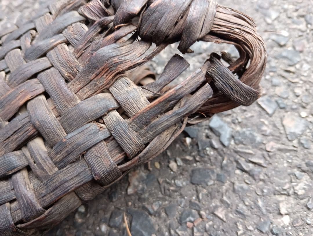 山葡萄 籠 　綱代編み かご 花籠 山ぶどう 花かご 花入 国内　鉈入