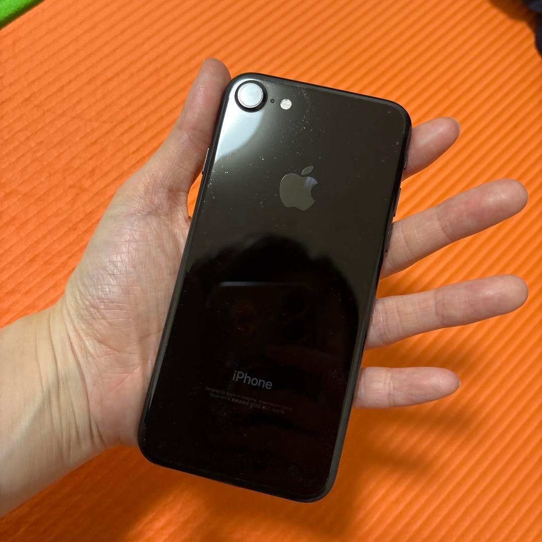 iPhone7 本体　SIMフリー