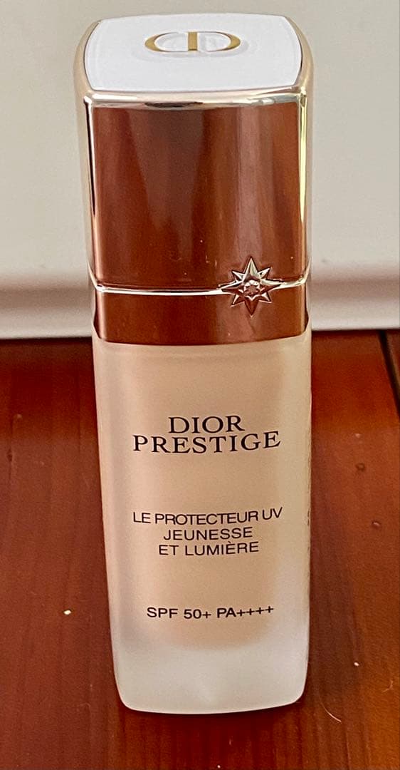 【新品未使用】　Dior Prestige ホワイト ル プロテクター