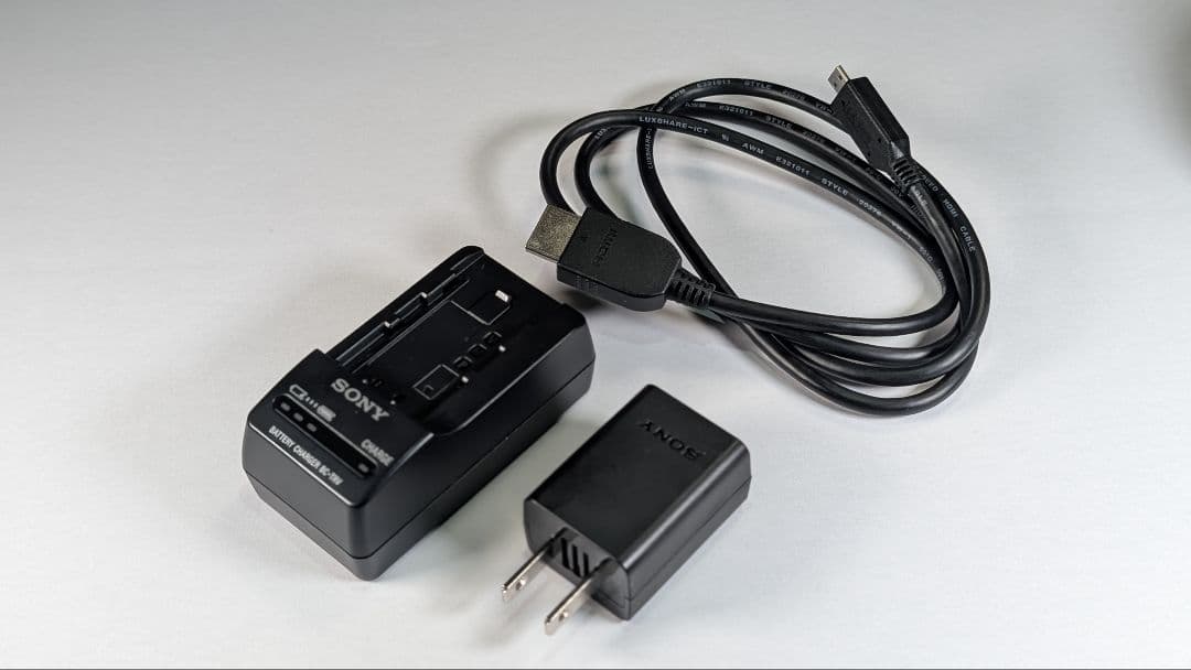 Sony HDR-CX680 デジタルカメラ（白）