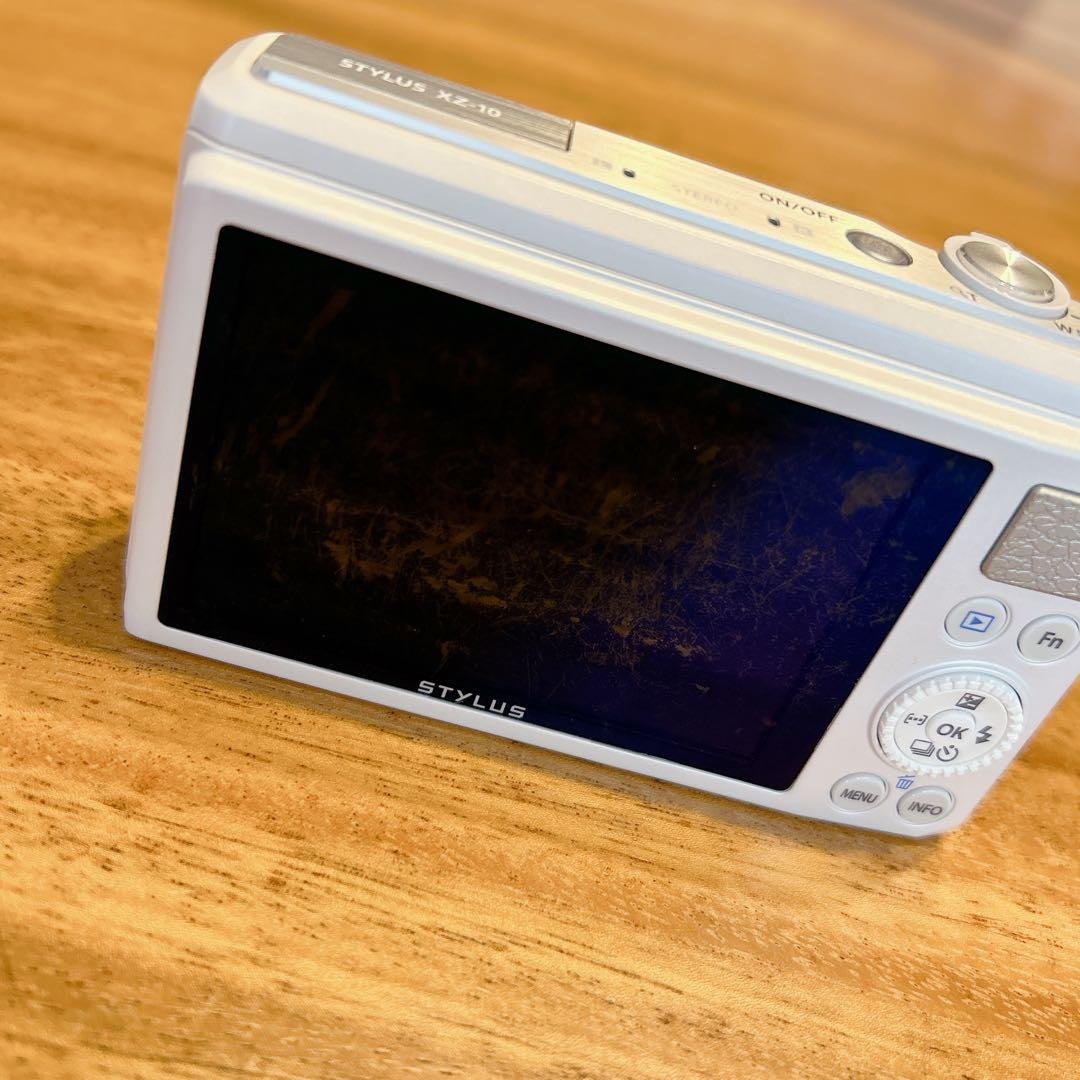 OLYMPUS コンパクトデジタルカメラ XZ-10 ホワイト