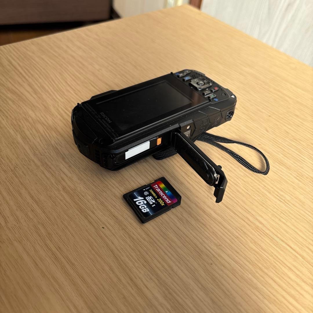 RICOH WG-30 防水・耐衝撃　デジタルカメラ SDカード16GB付　美品