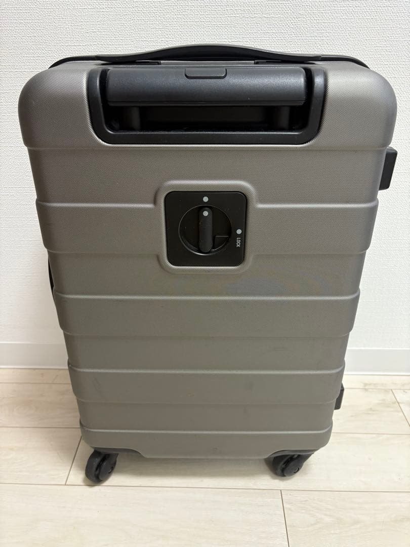 無印良品　バーの高さを自由に調節できる　ストッパー付きハードキャリー 33Ｌ