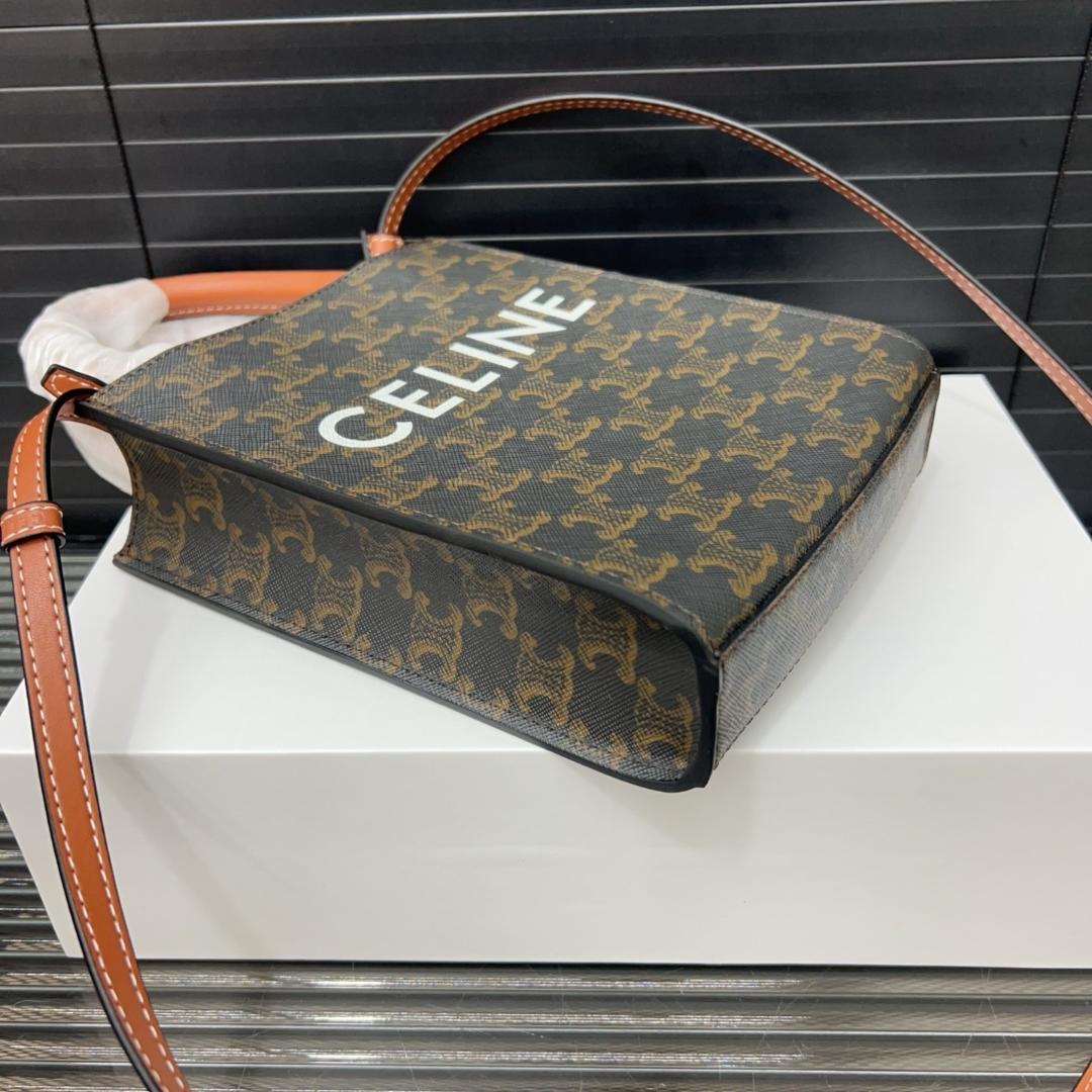 美品ノベルティ　レディース ショルダーバッグ