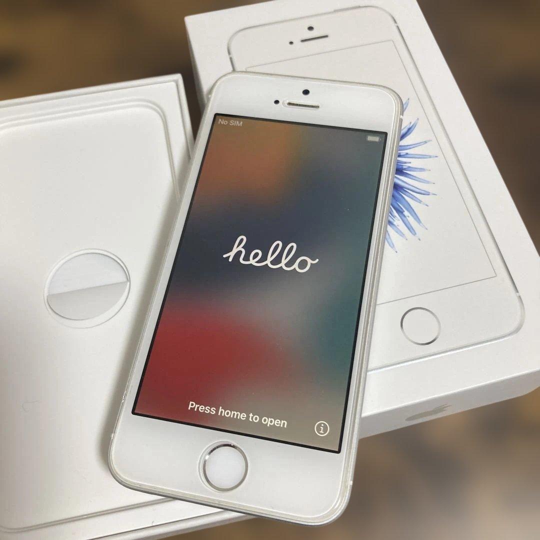 iPhone SE 128GB 本体