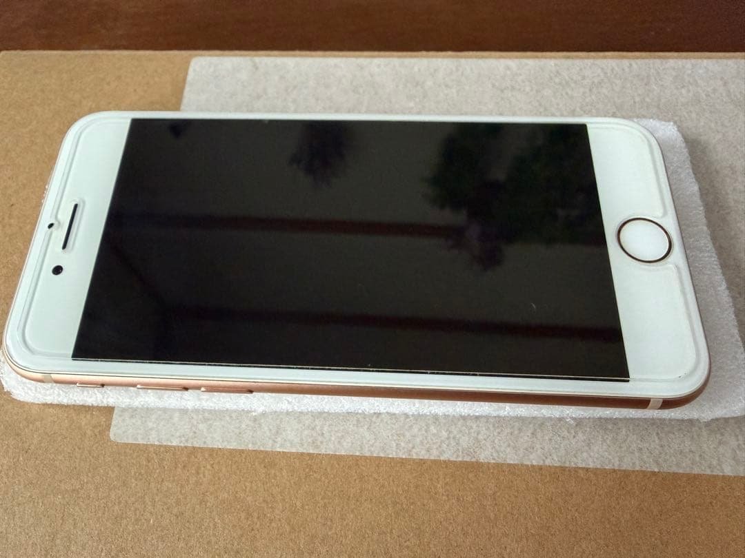 iPhone8 Gold 128GB SIMフリー バッテリー100% 美品