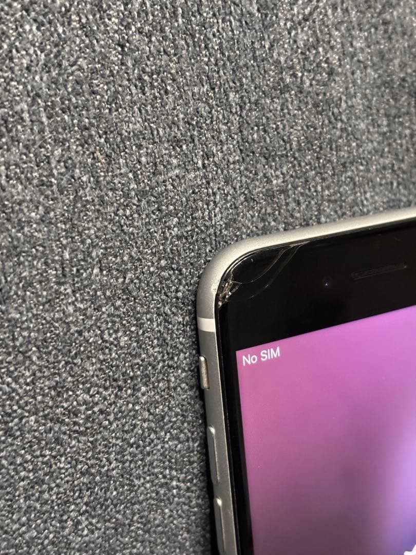 iPhone SE2 ホワイト　SIMフリー