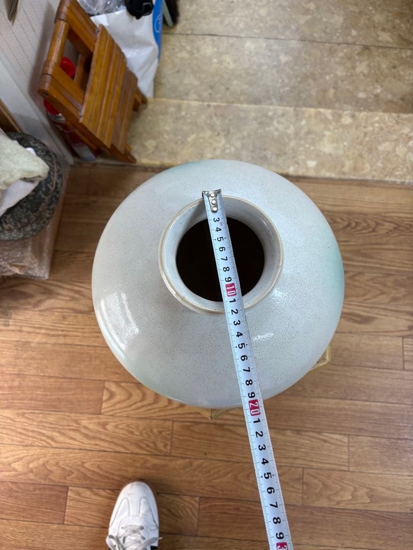 【九谷焼】？！大壺 白磁 丸壺 花瓶 飾壺 銘あり 直径約28cm 伝統工芸
